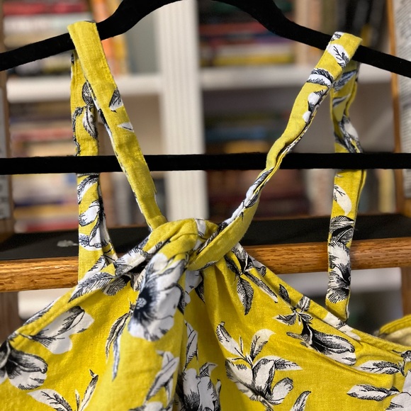 Banana Republic Linen-Blend Twisted Halter Top in Yellow Floral - Picture 3 of 9